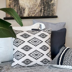 Chic Antique Aix Pudebetrk m. etnisk mnster 50x50 cm - hvid/sort