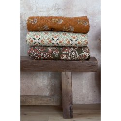 Chic Antique Aix Quilt m. blomstermnster, rustfarvet, 130x180 cm