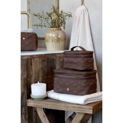 Chic Antique Toilettaske m. quiltet muslingem�nster, Coffee 17x27x17 cm
