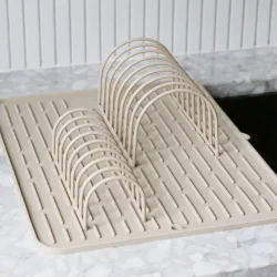 DESIGNSTUFF DRIP M�tte med dr�n til t�rring af opvask, sand
