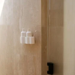 DESIGNSTUFF CURV S�beholder til bad, silikone/selvkl�bende, hvid