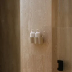 DESIGNSTUFF CURV S�beholder til bad, silikone/selvkl�bende, sand
