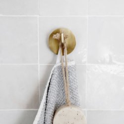 House Doctor Knage, Text, messing