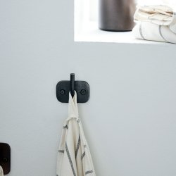 House Doctor Knage, Pati, Sort antik