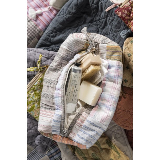 Ib Laursen Toilettaske UNIKA quiltet patchwork m/indvendige lommer