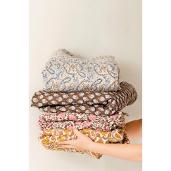 Ib Laursen Quilt m/blt, brunt og sandfarvet paisleymnster 130x180cm