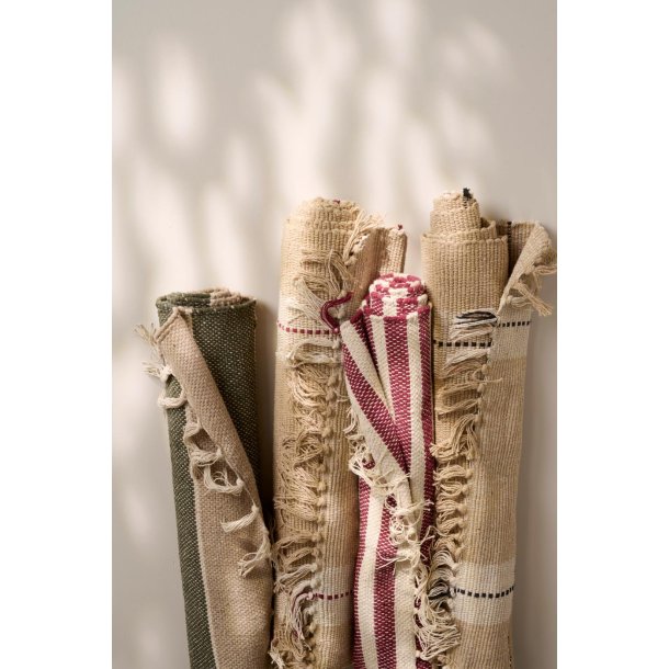 Ib Laursen Gulvl�ber creme og beige m/r�de striber - 60x120 cm