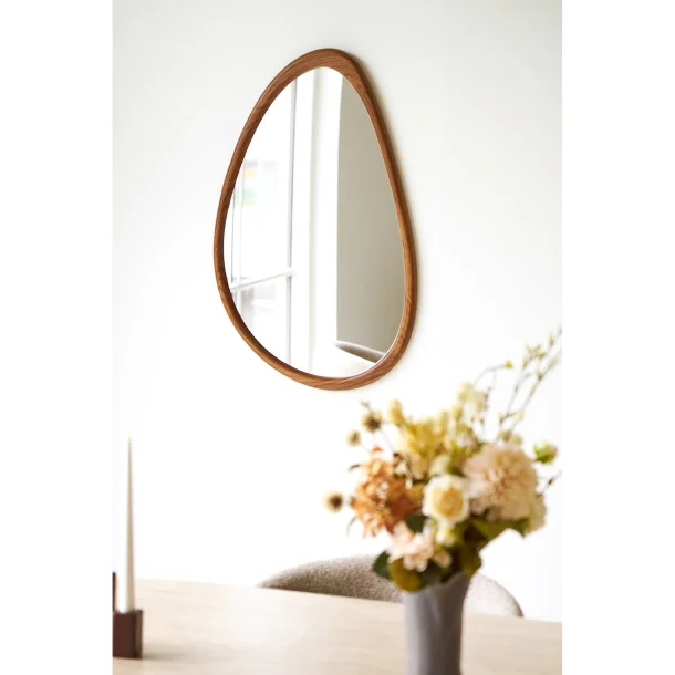 House Nordic Luxon Spejl, organisk form, tr�look, 50x80 cm