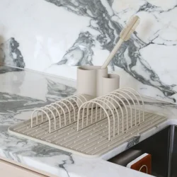 DESIGNSTUFF DRIP M�tte med dr�n til t�rring af opvask, sand