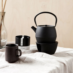 Nicolas Vah� Br�nder tevarmer Cast, Sort