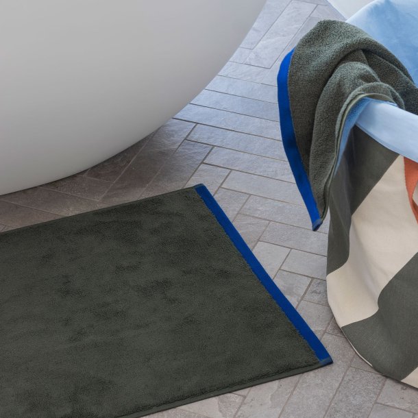 Mette Ditmer SOFT badem�tte, 50x80 cm, Dark olive/Light blue
