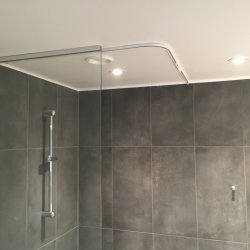 Badeforhngsstang til hjrne, vinkel , loftmonteret - Aquatrend