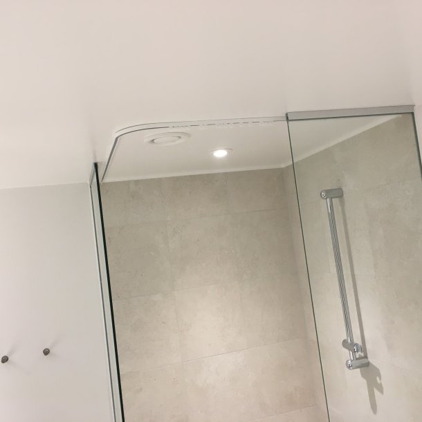 Badeforhngsstang til hjrne, vinkel , loftmonteret - Aquatrend