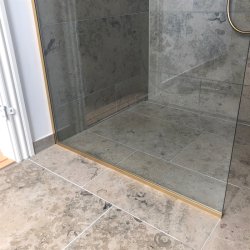 Brusevg med messing, 8 mm klart glas