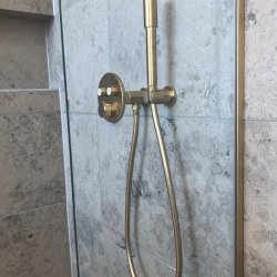 Brusevg med messing, 8 mm klart glas