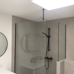 Sort glassttte til brusevg (loft) - Aquatrend